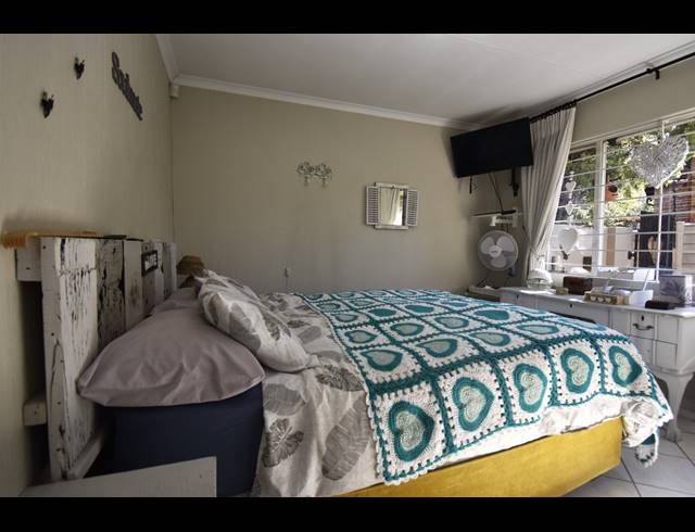 2 BEDROOM SIMPLEX FOR SALE IN NORTHWOLD